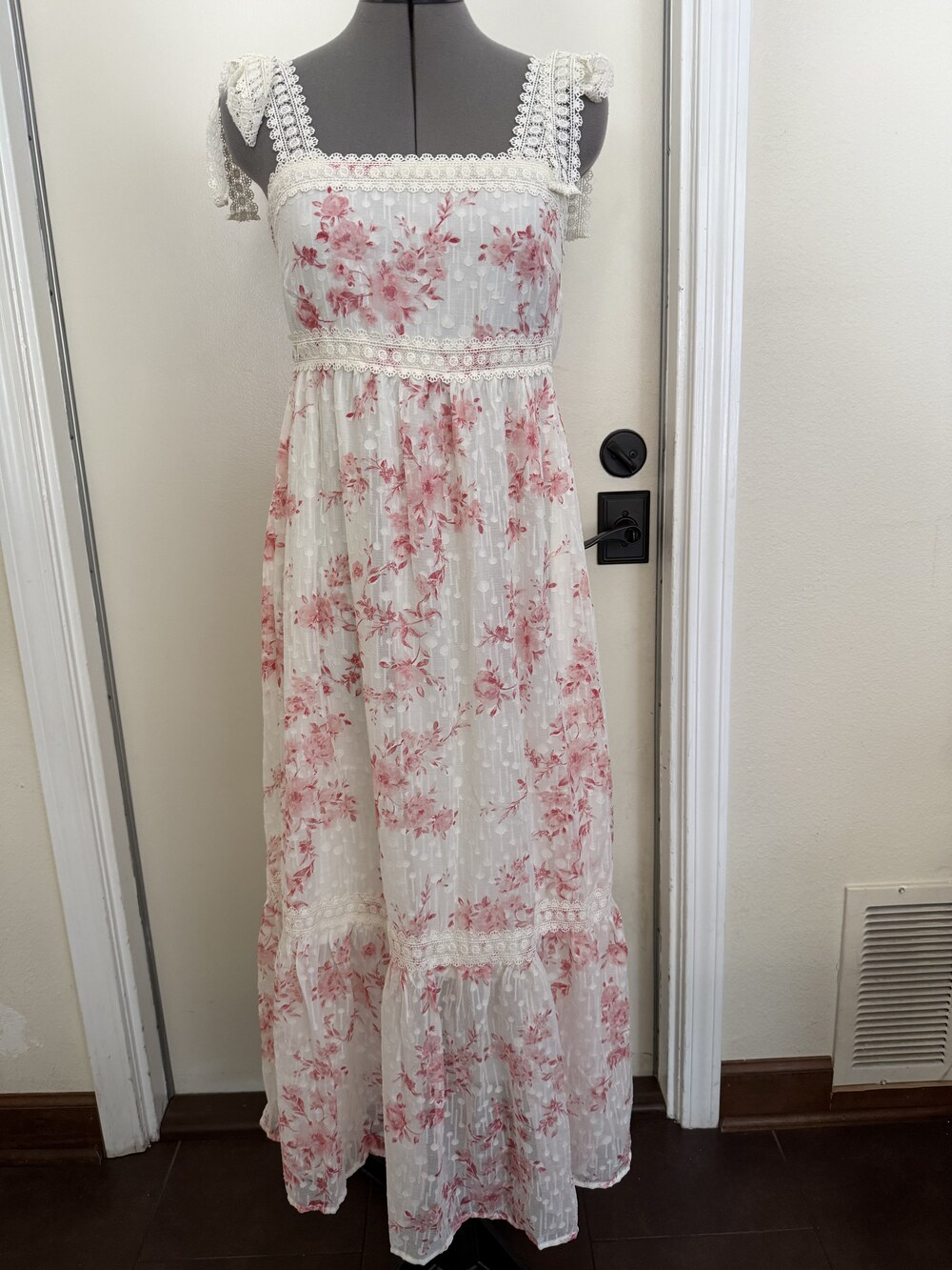 AUGUST SKY Pink Floral Lace Maxi Dress